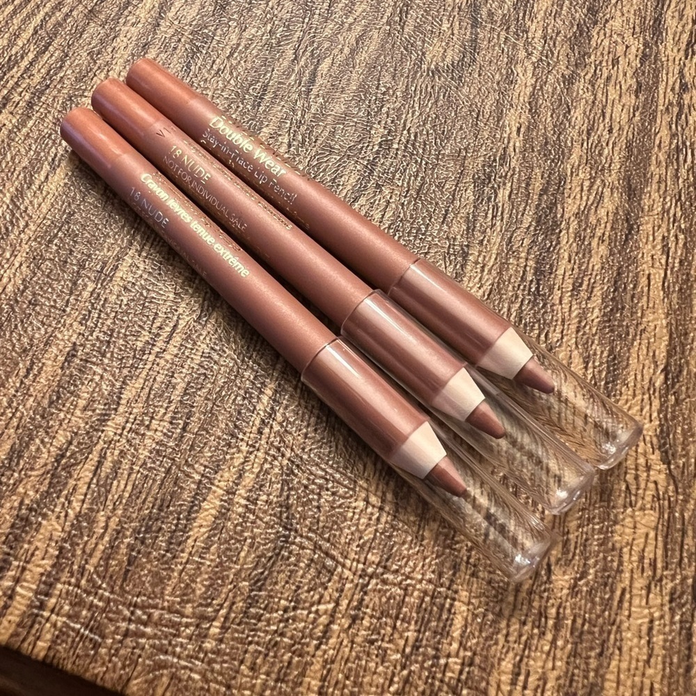 Estée Lauder double wear stay in place lip pencil (18 nude)
